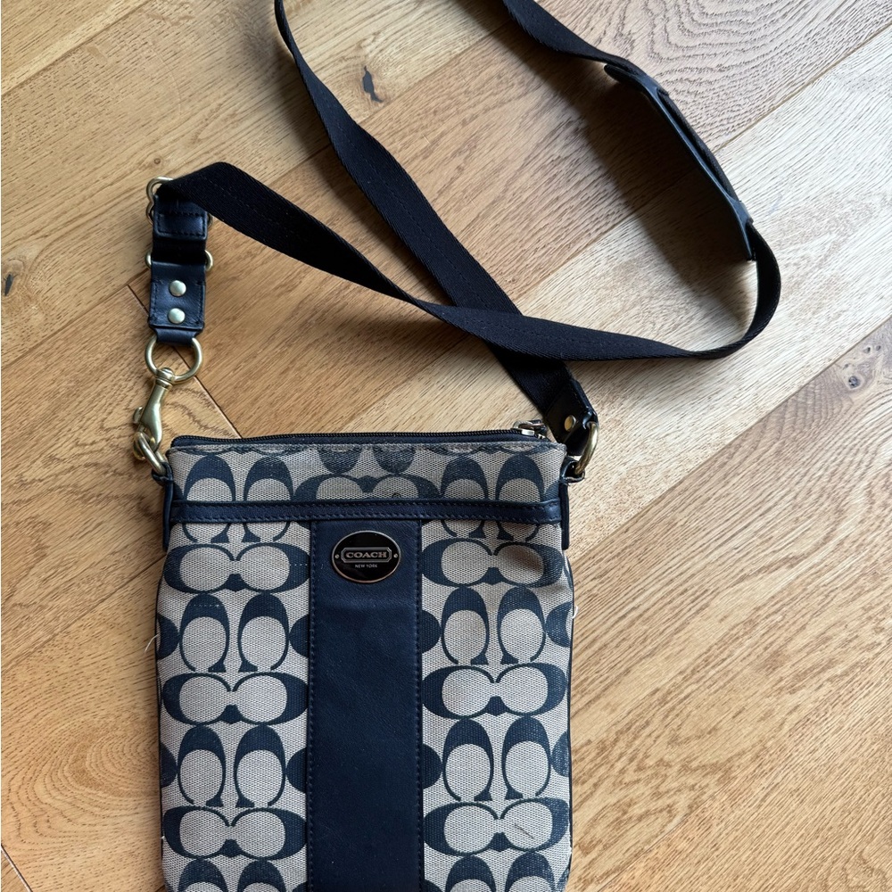 Coach Signature Black and Tan Shoulder Bag